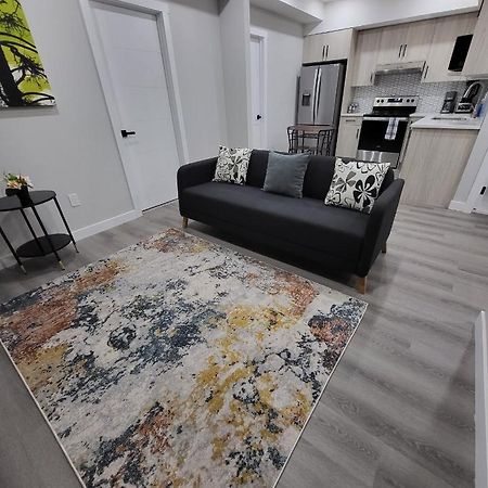 Luxury Suite In Calgary Nw Εξωτερικό φωτογραφία