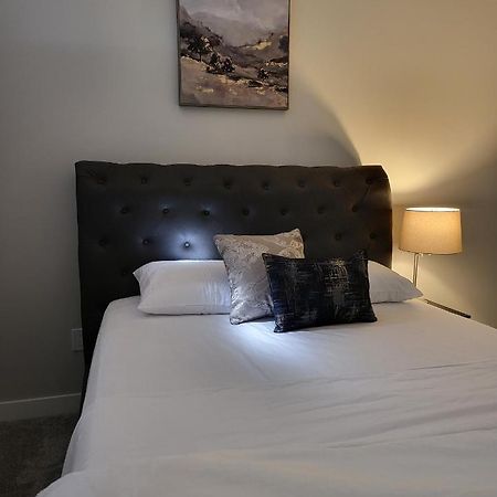 Luxury Suite In Calgary Nw Εξωτερικό φωτογραφία