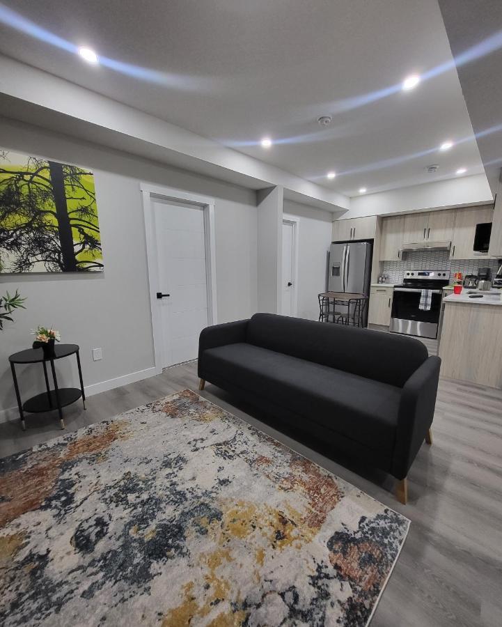 Luxury Suite In Calgary Nw Εξωτερικό φωτογραφία
