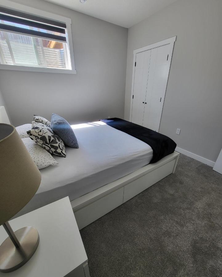 Luxury Suite In Calgary Nw Εξωτερικό φωτογραφία