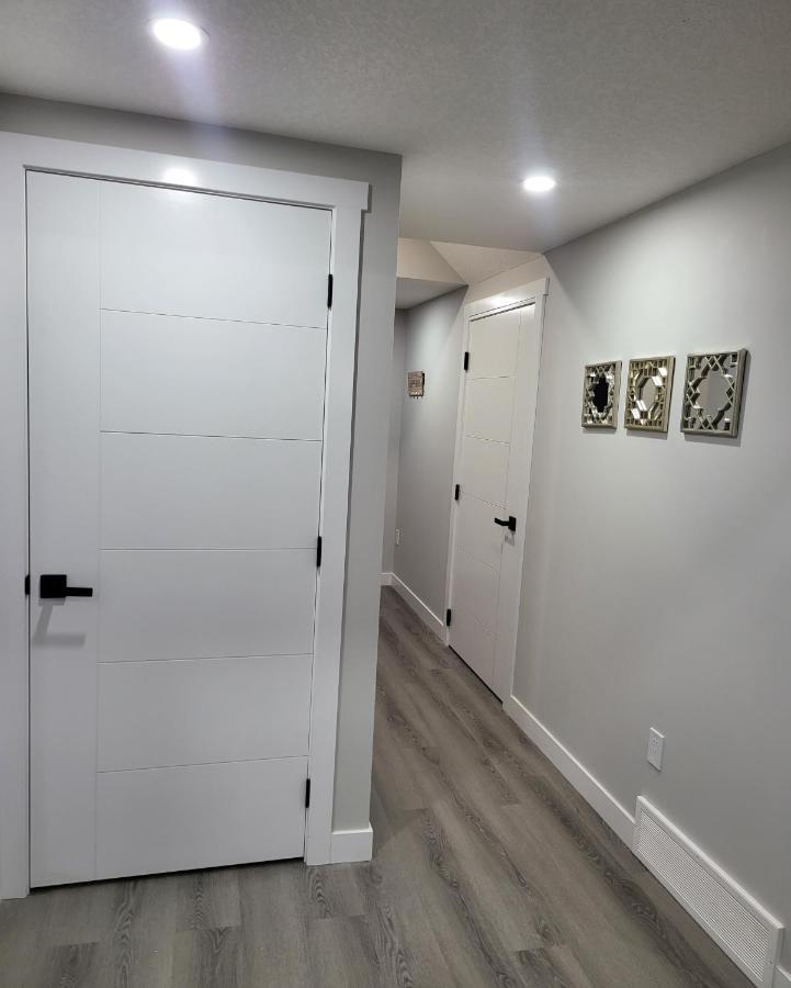 Luxury Suite In Calgary Nw Εξωτερικό φωτογραφία