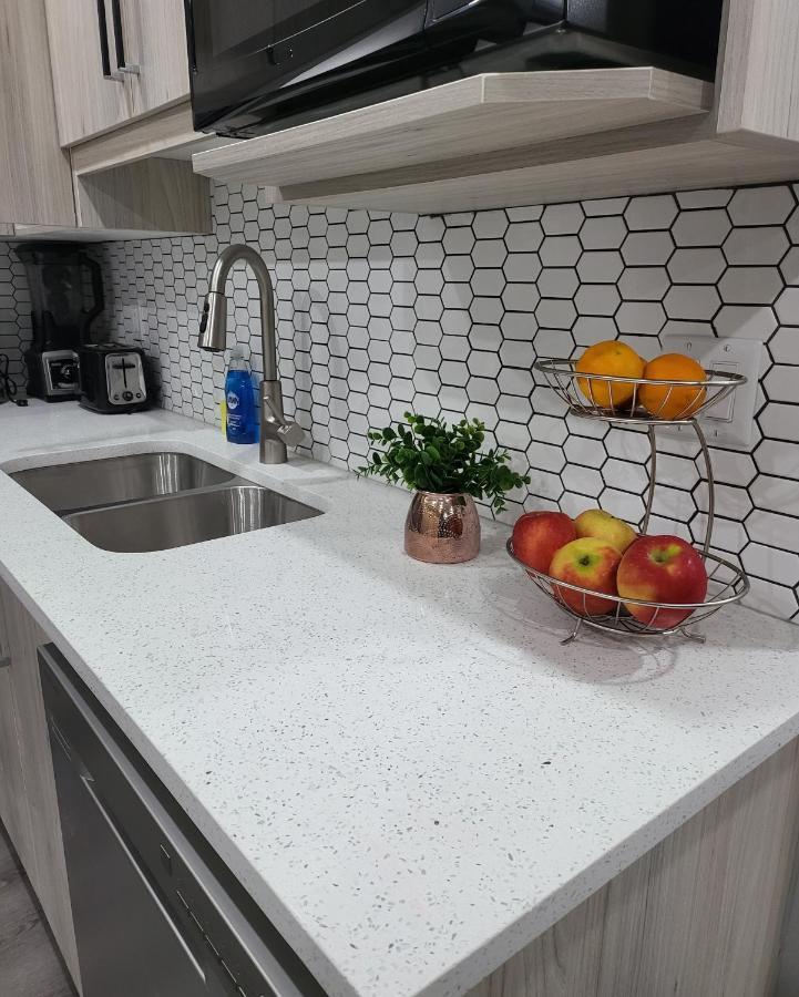 Luxury Suite In Calgary Nw Εξωτερικό φωτογραφία