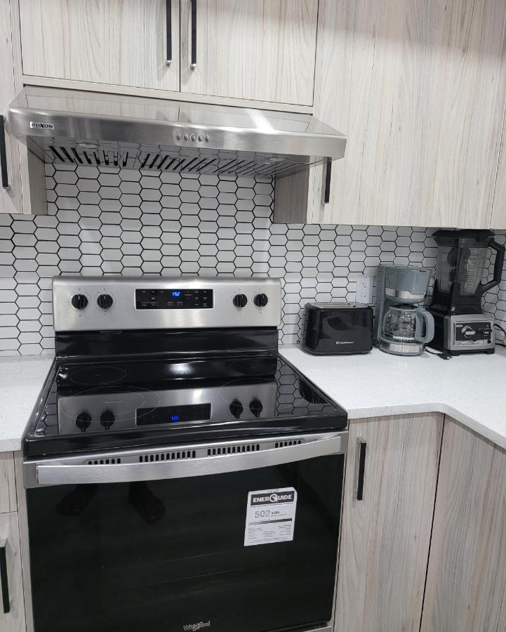 Luxury Suite In Calgary Nw Εξωτερικό φωτογραφία