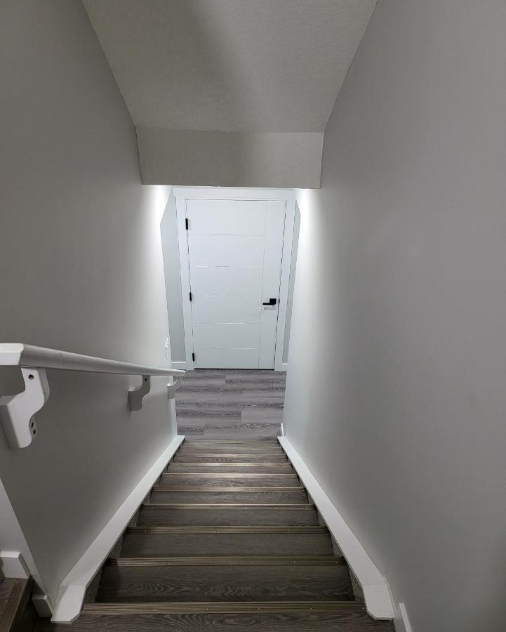 Luxury Suite In Calgary Nw Εξωτερικό φωτογραφία